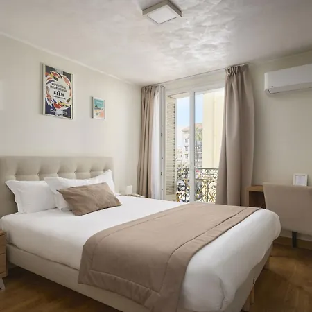 Hotel Des Congres Et Festivals 3*